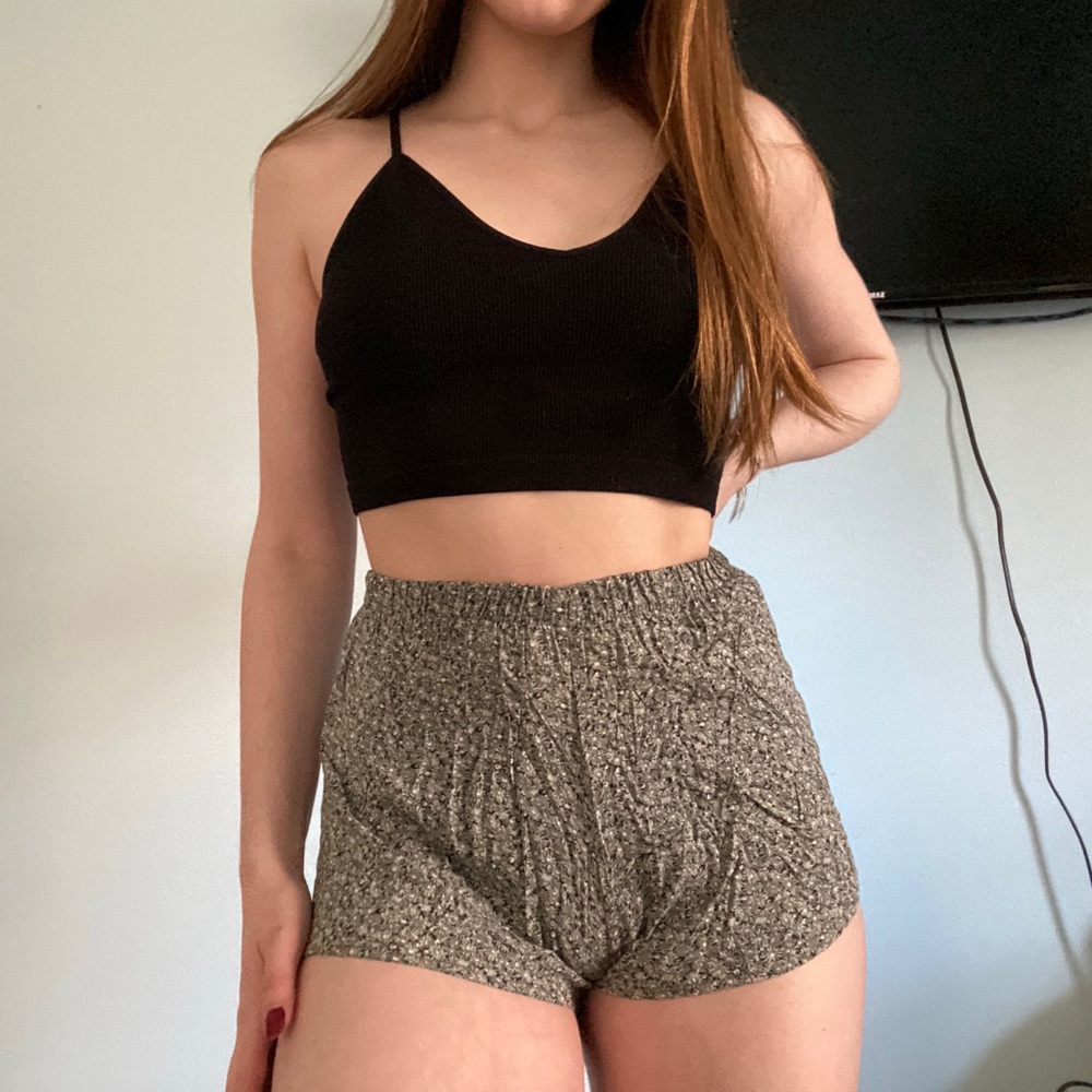 BRANDY MELVILLE Green Floral Shorts